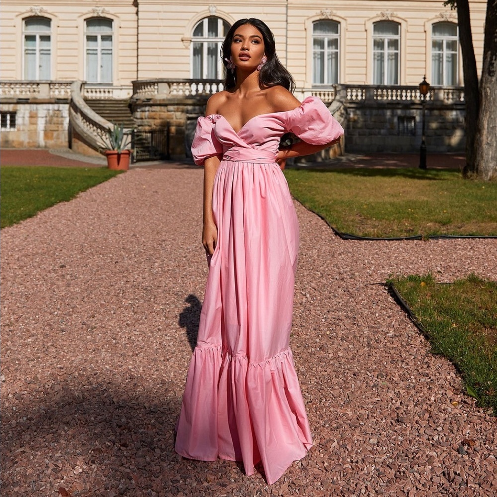 Pink poplin puff sleeve gown